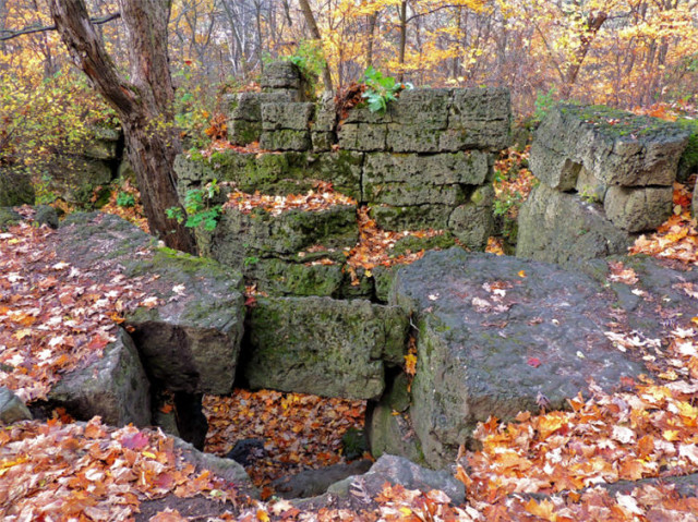 Limestone Boulders, Ledge County Park