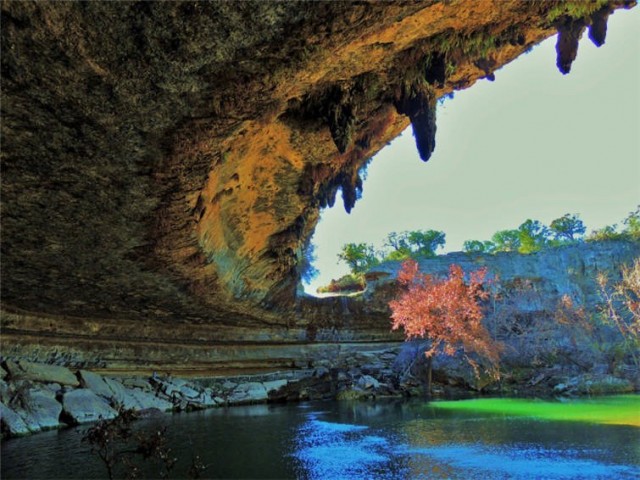 Grotto Overhang, Hamilton Pool